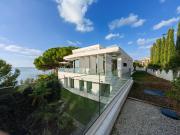 Presentamos una magnifica villa moderna en venta en una...