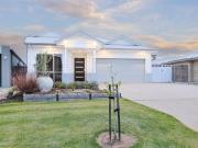 Prestige Golf Resort living Modern 4 bedroom home with...