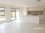 prestige, space & style in prime point cook pocket!