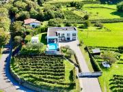 Prestigeträchtige zeitgenössische Villa mit Garten,...