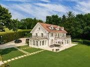 Prestigeträchtiges Anwesen mit Pool, Privatsphäre und...