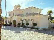 Moradia de 4 Quartos com Frente ao Golfe, Piscina e...