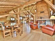 Prestigieuse complexe de deux chalets skis au pieds !