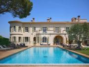Prestigieux château de 2000 m2 en location Fréjus,...
