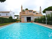 Prestigiosa casa de 172 m² à venda Quarteira, Portugal