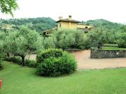 Prestigiosa tenuta con ampio parco piscina e vigneto in...