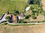 Prestigiosa Tenuta Toscana con Borgo, Vigneto e Uliveto...