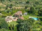 Prestigiosa tenuta toscana con villa, dependance, parco,...