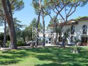 Prestigiosa villa di 1300 mq in vendita Via Luigi...