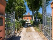 Prestigiosa villa di 1500 mq in vendita Via Olmetola,...