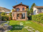 Prestigiosa villa di 156 mq in vendita Viale...