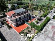 Prestigiosa villa di 164 mq in vendita, Via Licinella,...