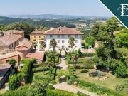 Prestigiosa villa di 18000 mq in vendita, strada...