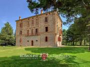 Prestigiosa villa di 1911 mq in vendita, Corigliano...