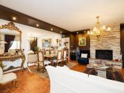 Prestigiosa villa di 210 mq in vendita via Garofani, 1,...