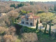 Prestigiosa villa di 2215 mq in vendita, Vocabolo...