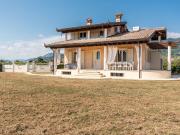 Prestigiosa villa di 230 mq in affitto Via Frasso,...