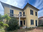 Prestigiosa villa di 230 mq in vendita Via Dante...