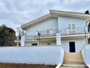 Prestigiosa villa di 241 mq in vendita, viale dei lauri,...