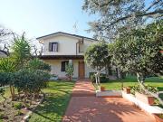 Prestigiosa villa di 280 mq in vendita Via Aosta 23,...