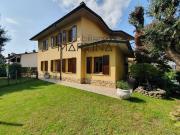 Prestigiosa villa di 292 mq in vendita, Via Carlo...