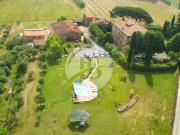 Prestigiosa villa di 3000 mq in vendita Capannori, Toscana