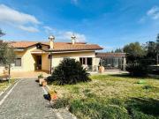 Prestigiosa villa di 300 mq in vendita, Piazza Guglielmo...