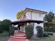 Prestigiosa villa di 300 mq in vendita via terracina,...