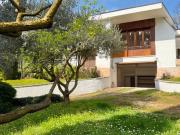 Prestigiosa villa di 321 mq in vendita Via Monte...