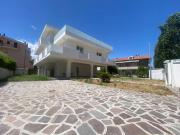 Prestigiosa villa di 347 mq in vendita, Via Ugo Foscolo,...