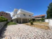 Prestigiosa villa di 347 mq in vendita, Via Ugo Foscolo,...