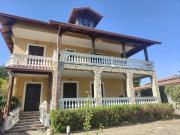 Prestigiosa villa di 350 mq in vendita, Via Staffetta,...