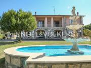 Prestigiosa villa di 352 mq in vendita, Capodimonte, Lazio
