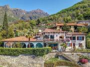 Prestigiosa villa di 394 mq in vendita Strada Sasso...