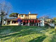 Prestigiosa villa di 518 mq in vendita, Via della Chiesa...