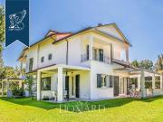Prestigiosa villa di 600 mq in vendita Massa, Toscana