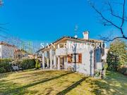 Prestigiosa villa di 660 mq in vendita, Via...