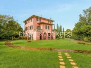 Prestigiosa villa di 672 mq in vendita Via Ciro Menotti,...