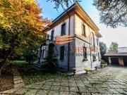 Prestigiosa villa di 716 mq in vendita Via Giovanni...