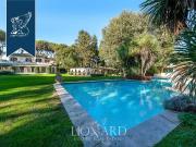 Prestigiosa villa di 860 mq in vendita, Roma, Italia