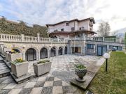 Prestigiosa villa di 990 mq in vendita, VIA INTRA...