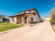 Prestigiosa villa in vendita Via Del Lago, 70,...