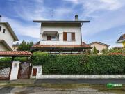 Prestigiosa villa in vendita Via Don Lorenzo Milani,...