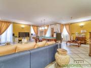 Prestigiosa villa di 247 mq in vendita Via Eugenio...