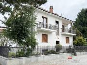 Prestigiosa villa in vendita Via Fabio Filzi, 5/9,...