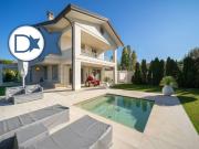 Prestigiosa villa di 279 mq in vendita Via Fratelli...