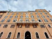 Ufficio di prestigio di 421 mq in affitto Via...