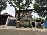 Prestigious Address: 3 Storey Home with Pool in Casa...