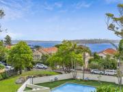 Prestigious Eastern Hill apartment with harbour and city...