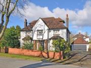 Prestigious Family House, Allt yr yn Avenue, 6 Bedroom...